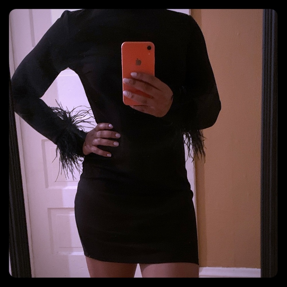 Black feather wrist dress